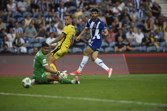 VÍDEO: Taremi regressa aos golos