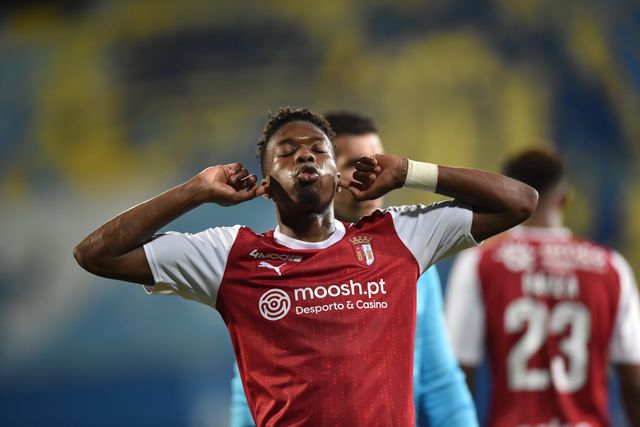 Estoril - SC Braga: Djaló atira-se ao pódio