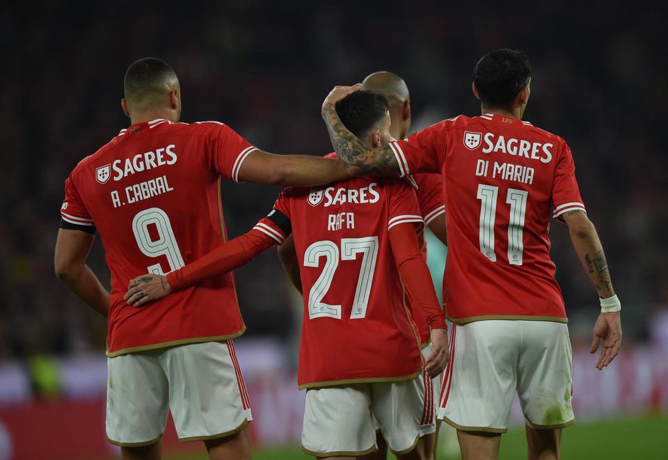 Benfica: quem marca o golo 100?