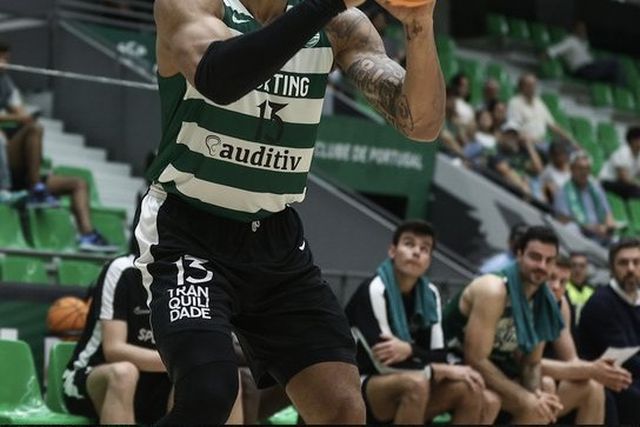 Sporting ataca 3.º lugar após derrota da Oliveirense na Póvoa