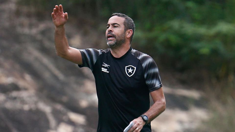 Três jogadores do Botafogo de Artur Jorge estão de saída