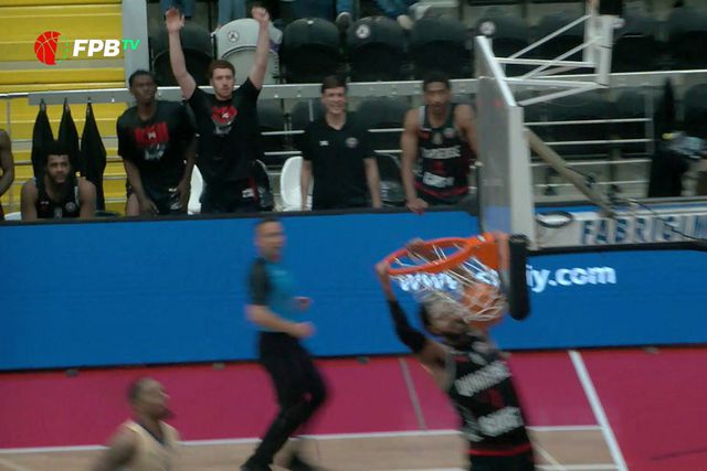 Os melhores momentos da vitória da Ovarense sobre o FC Porto