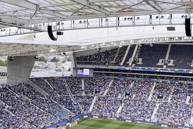Há assobios no Dragão ao intervalo