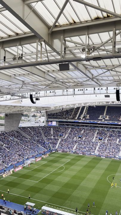 Há assobios no Dragão ao intervalo