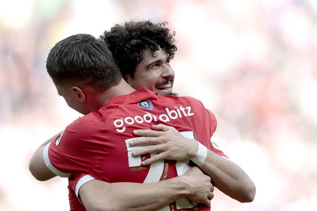 PSV goleia e pode ser campeão no domingo