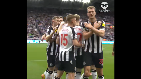 VÍDEO: jogador do Newcastle faz celebração em língua gestual