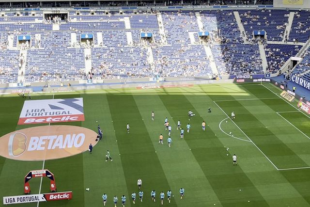 Dragões aquecem antes da receção ao Famalicão