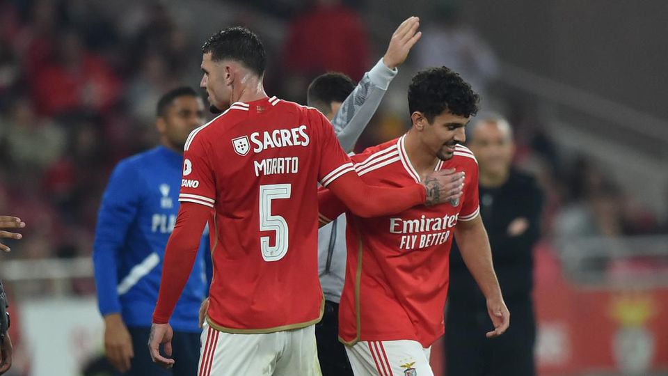 Morato e Araújo espreitam onze do Benfica
