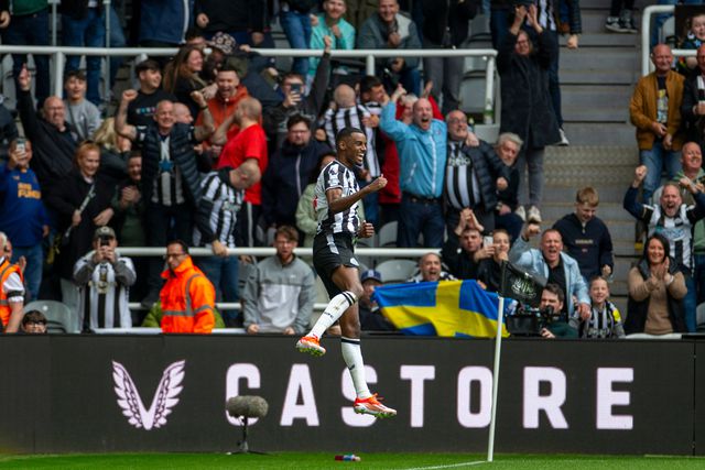 Premier League: Newcastle goleia na receção ao Tottenham