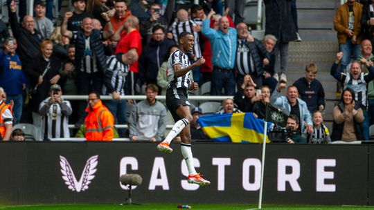 Premier League: Newcastle goleia na receção ao Tottenham