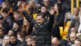 Premier League: Vítor Pereira vence Tottenham; Chelsea empata com golaço de Sancho