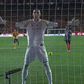 Vídeo: Esteve dois minutos a distrair Sergio Ramos, mas... de nada valeu
