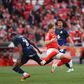 Benfica namorou o golo à luz das velas e não correu bem (crónica)