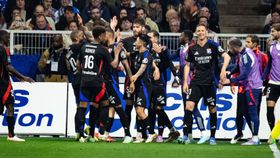 Lyon perde e atrasa-se na luta pela Champions em França