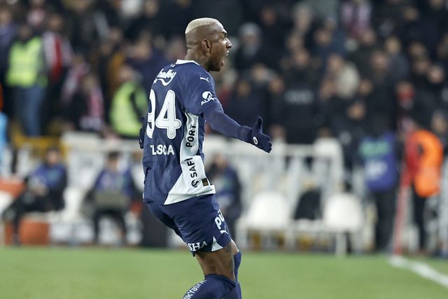 Mourinho dita a regra: nos jogos do Fenebahce só valem golaços (vídeo)