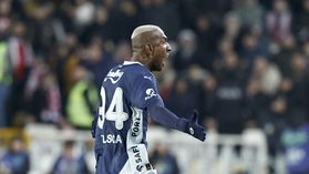 Mourinho dita a regra: nos jogos do Fenebahce só valem golaços (vídeo)