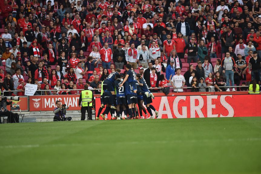 Jogadores do Arouca a celebrarem um dos dois golos marcados na Luz