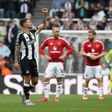 Bruno Guimarães festeja o quarto golo do Newcastle ao Manchester United