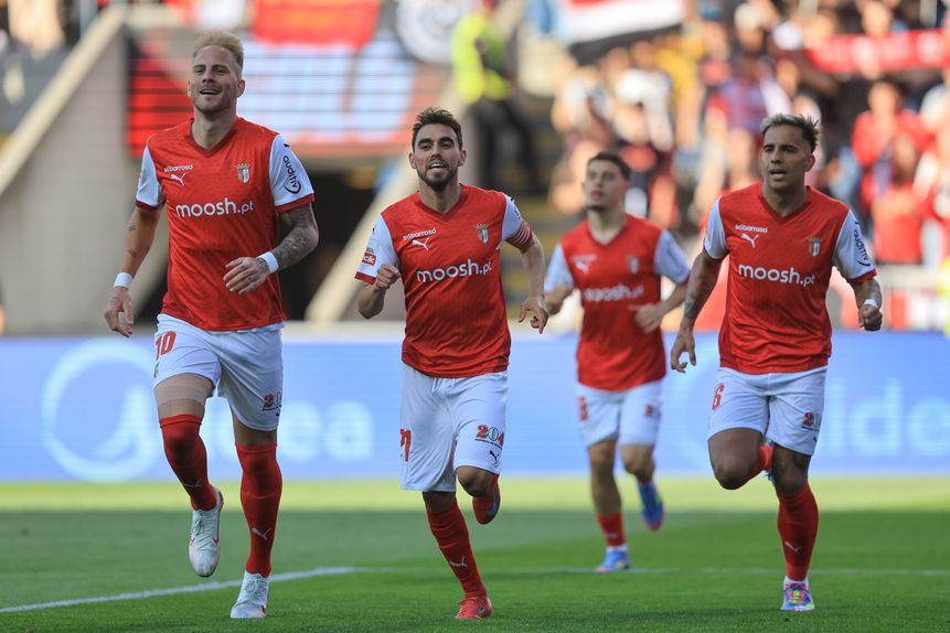 Armada arsenalista proporcionou uma tarde de sonho aos adeptos do SC Braga (Foto: José Coelho/LUSA)