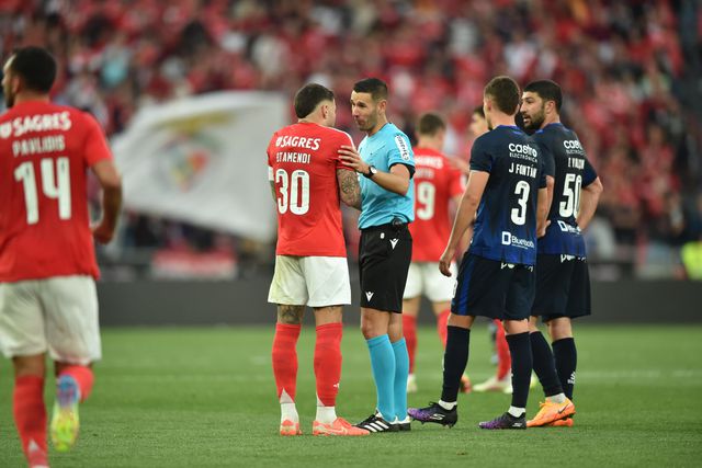 A análise de Duarte Gomes à arbitragem: não houve penálti, apenas simulação