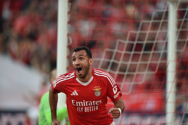 Pavlidis fez o 2-1 do Benfica frente ao Arouca (foto: Miguel Nunes)