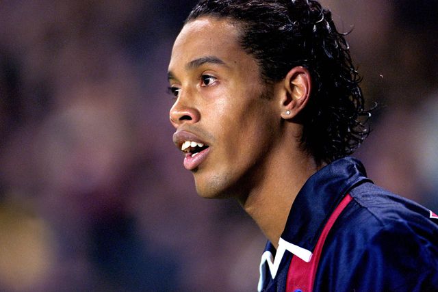 Ronaldinho no PSG em 2002 (IMAGO)