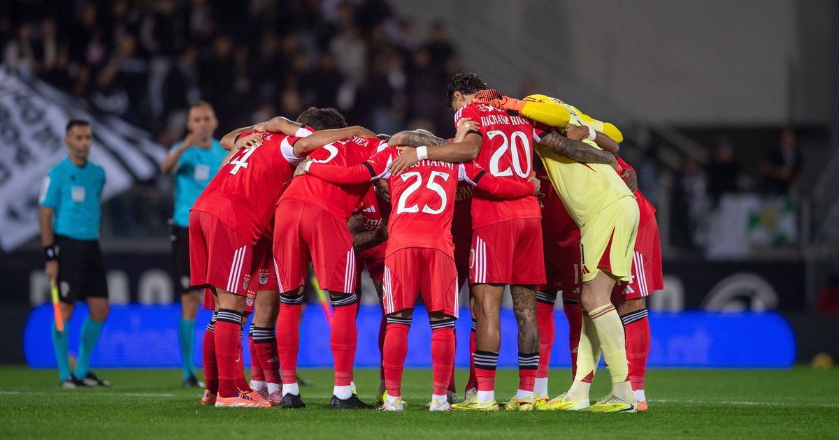 Benfica: Mourinho lança repto no balneário
