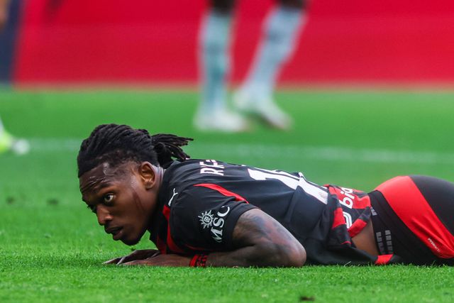 Rafael Leão assobiado no último encontro do Milan