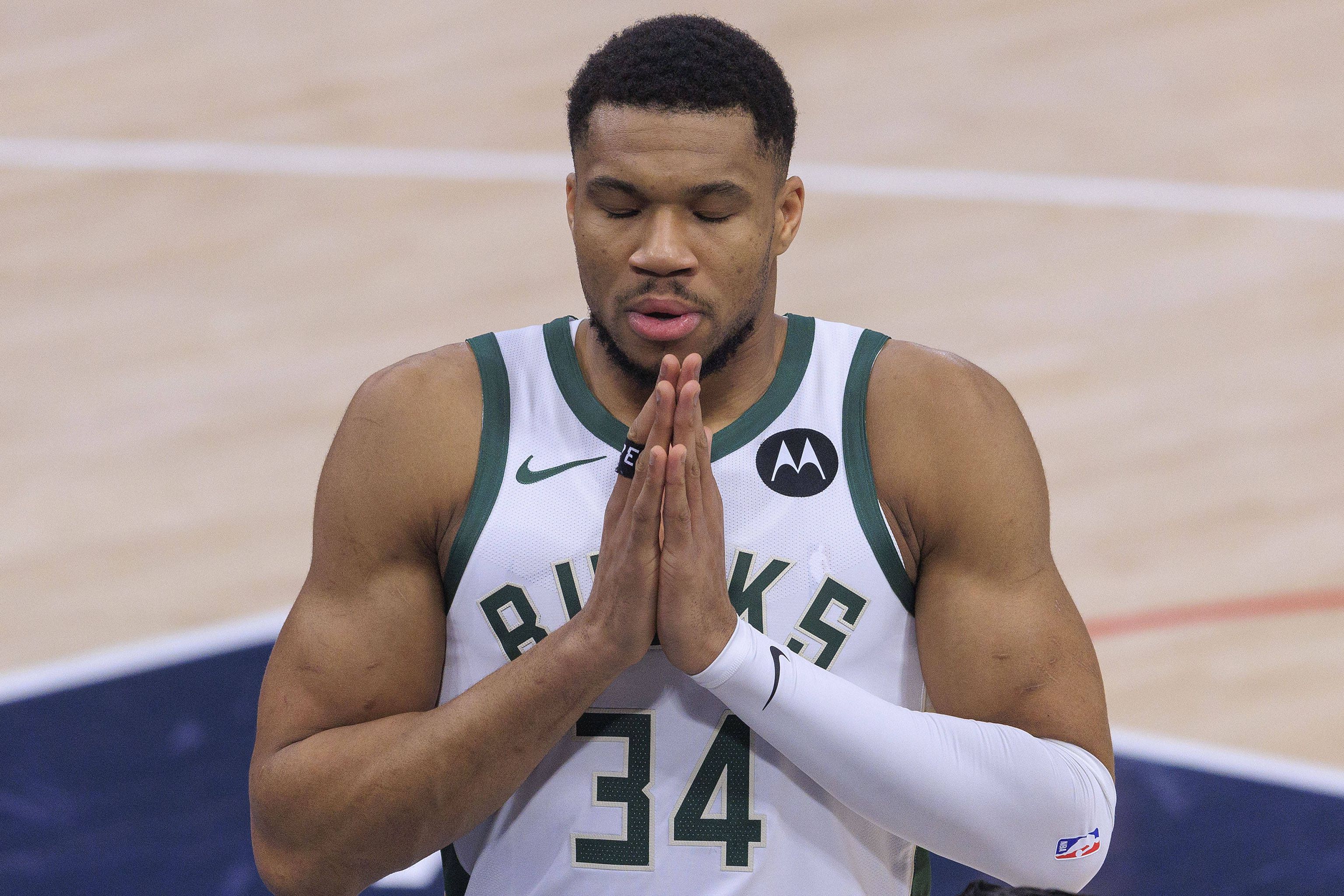 Giannis ainda tem uma época de contrato com o clube de Milwaukee     Fotografia Imago