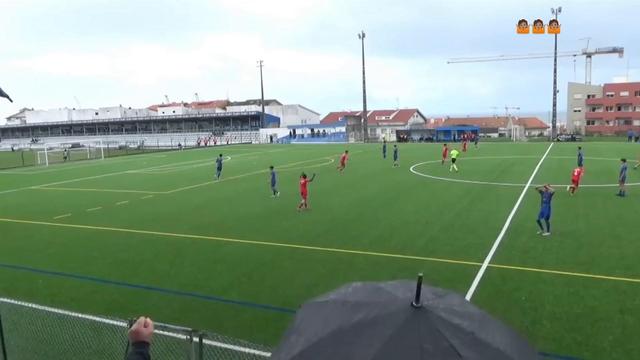 Guarda-redes do Gil Vicente marca golaço de levantar um estádio