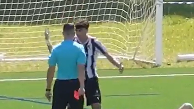 «És maluco, c...?»: jogador dos sub-17 do Foz insulta árbitro em torneio no Porto