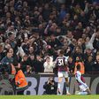 Aston Villa recupera e consegue empate com o Liverpool nos minutos finais