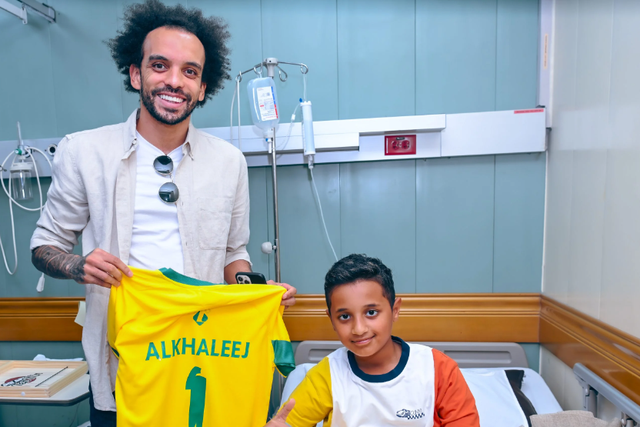 Fábio Martins visita adepto especial no hospital