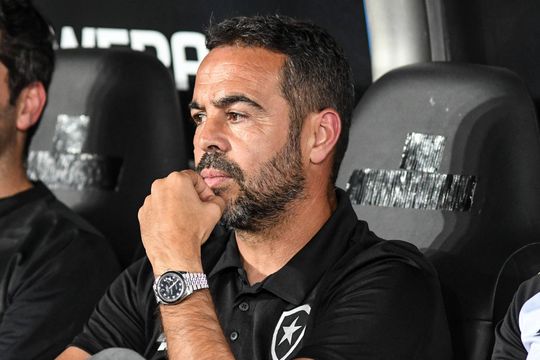 A explicação insólita para o afastamento dos dois jogadores do Botafogo