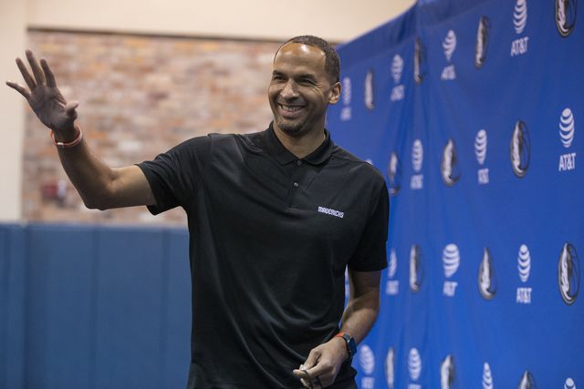 Nove meses depois, mentor da troca de Luka Doncic é despedido