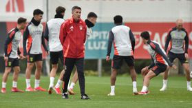 Benfica regressa aos treinos com uma dúvida