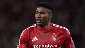 Avançado do Forest em coma induzido após cirurgia