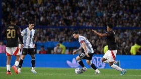 Golo favorito de Messi vai a leilão por uma boa causa