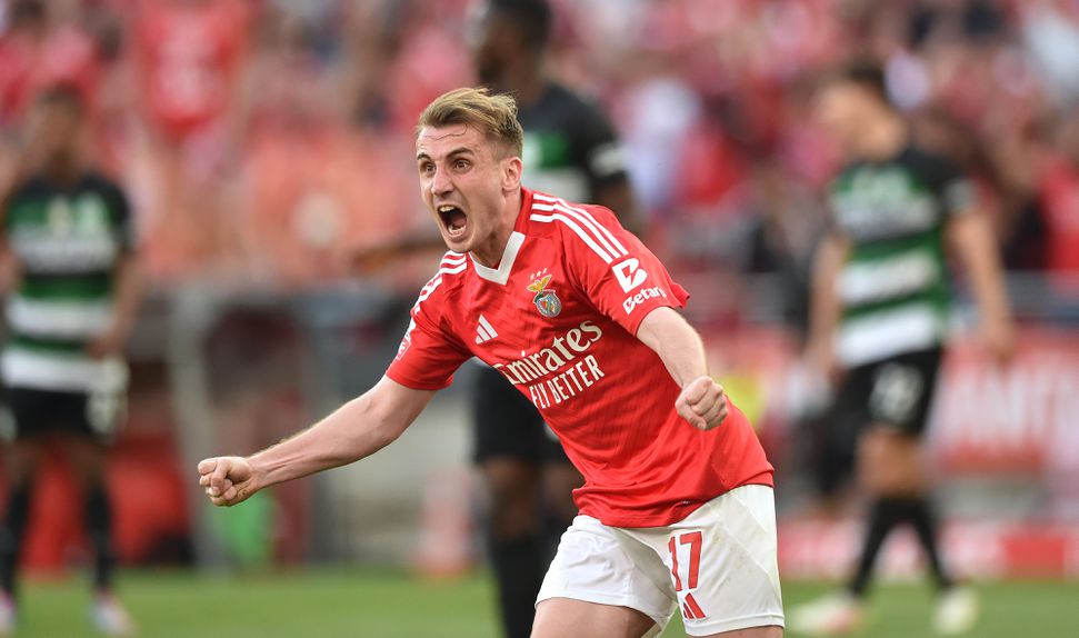 Akturkoglu festeja o golo do empate no dérbi com o Sporting, realizado no Estádio da Luz