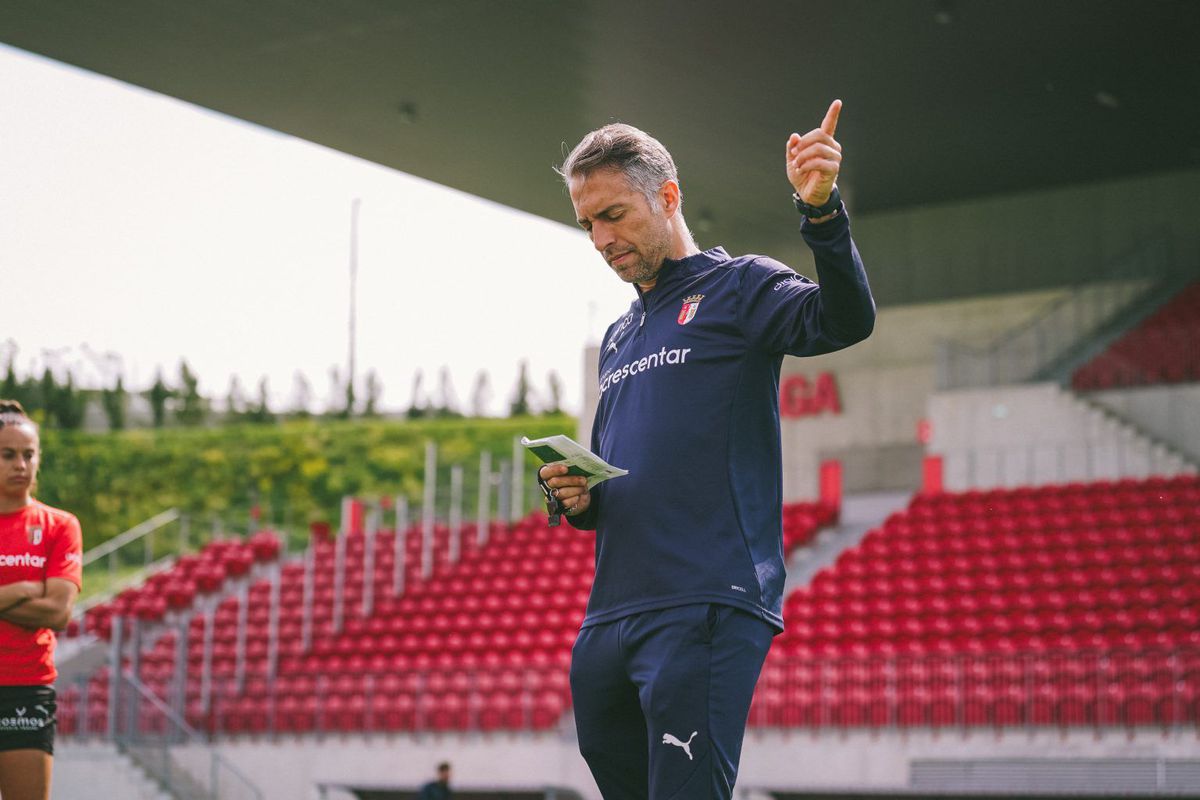 SC Braga anuncia saída do treinador