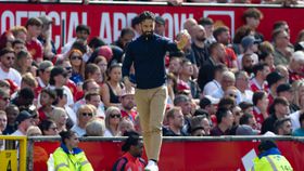 Manchester United troca cortejo por churrasco caso vença a Liga Europa