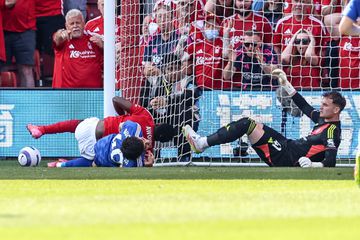 Avançado do Nottingham Forest de NES operado de urgência