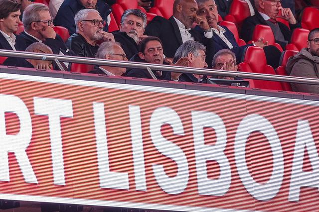 Rui Costa vai terminar mais uma época de gestão com apenas um troféu conquistado, a Supertaça, ainda com Bruno Lage no banco — Foto: MIGUEL A. LOPES/LUSA