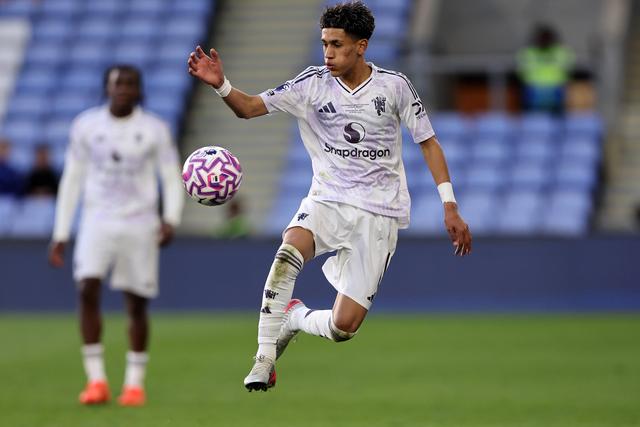 JJ Gabriel: o melhor jogador da liga inglesa sub-18 tem 15 anos