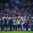 Jogadores do FC Porto erguem Farioli após conquista do título