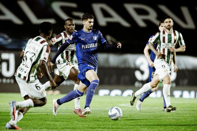 Na segunda passagem pelo Famalicão, Gil Dias prepara-se para chegar aos 100 jogos nos minhotos — Foto: Famalicão