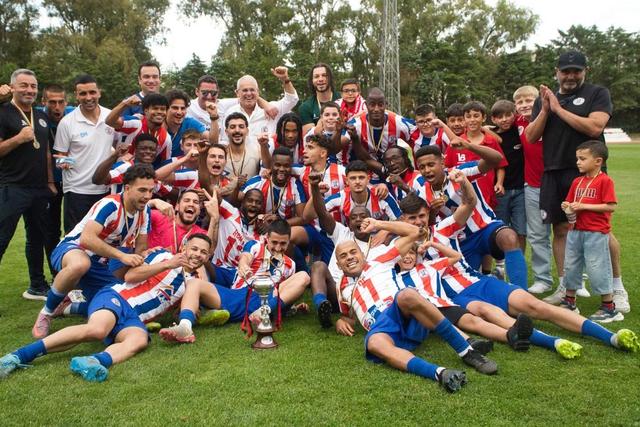 Mineiro Aljustrelense juntou a conquista do Campeonato da AF Beja, à Taça e Supertaça disitrital, se qualquer derrota em 28 jogos - Foto: D.R.
