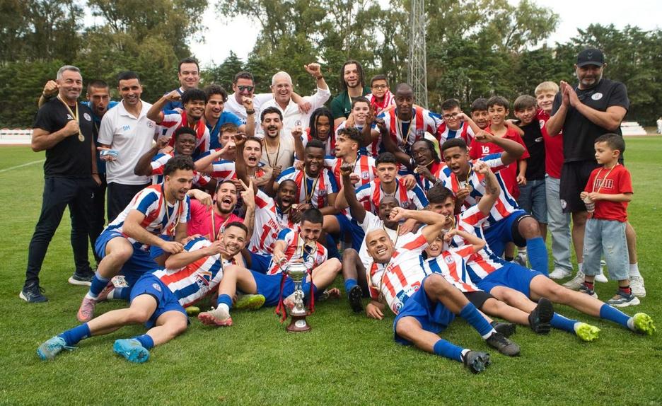 Mineiro Aljustrelense juntou a conquista do Campeonato da AF Beja, à Taça e Supertaça disitrital, se qualquer derrota em 28 jogos - Foto: D.R.