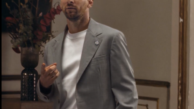 Messi lidera constelação em duelo em lobby de hotel... por cervejas