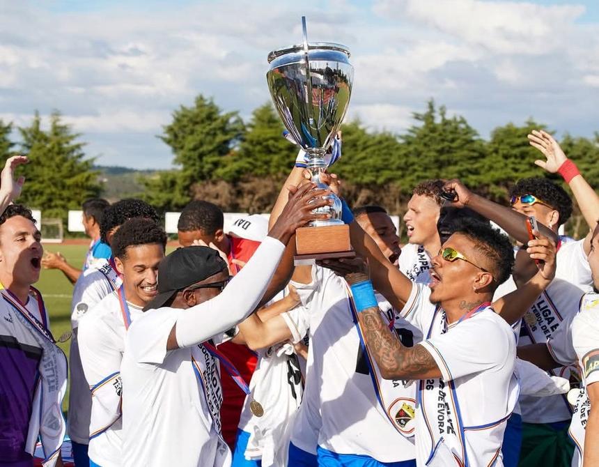 O Portel foi campeão da AF Évora 27 anos depois - Foto: Portel